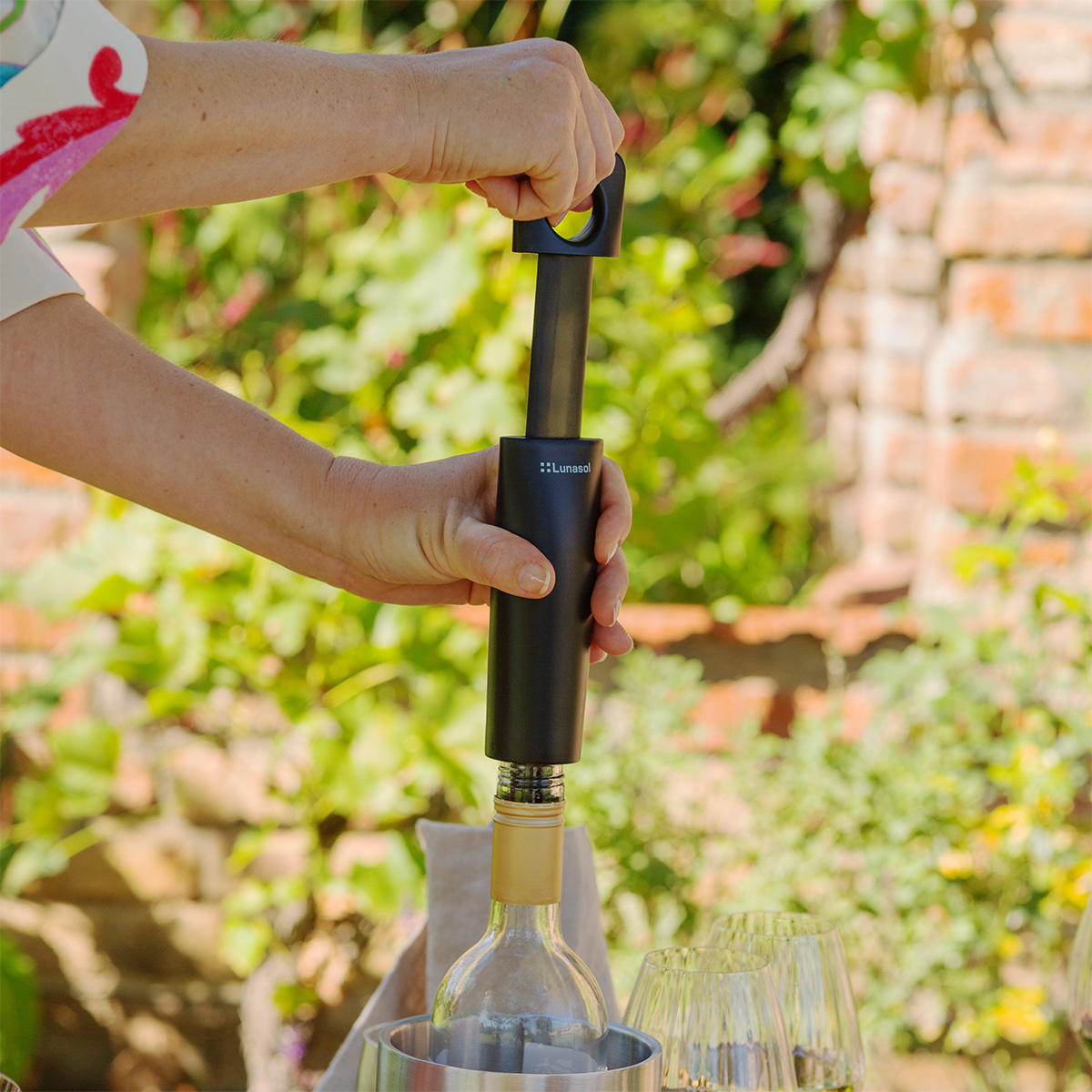Pompe à vide pour vin avec 2 bouchons | Lunasol