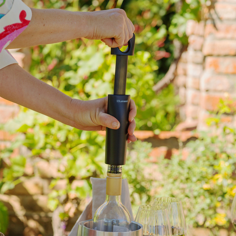 Pompe à vide pour vin avec 2 bouchons | Lunasol