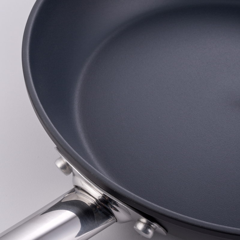 Poêle avec revêtement en titane Ø 24 cm - Saturn Terra Lunasol