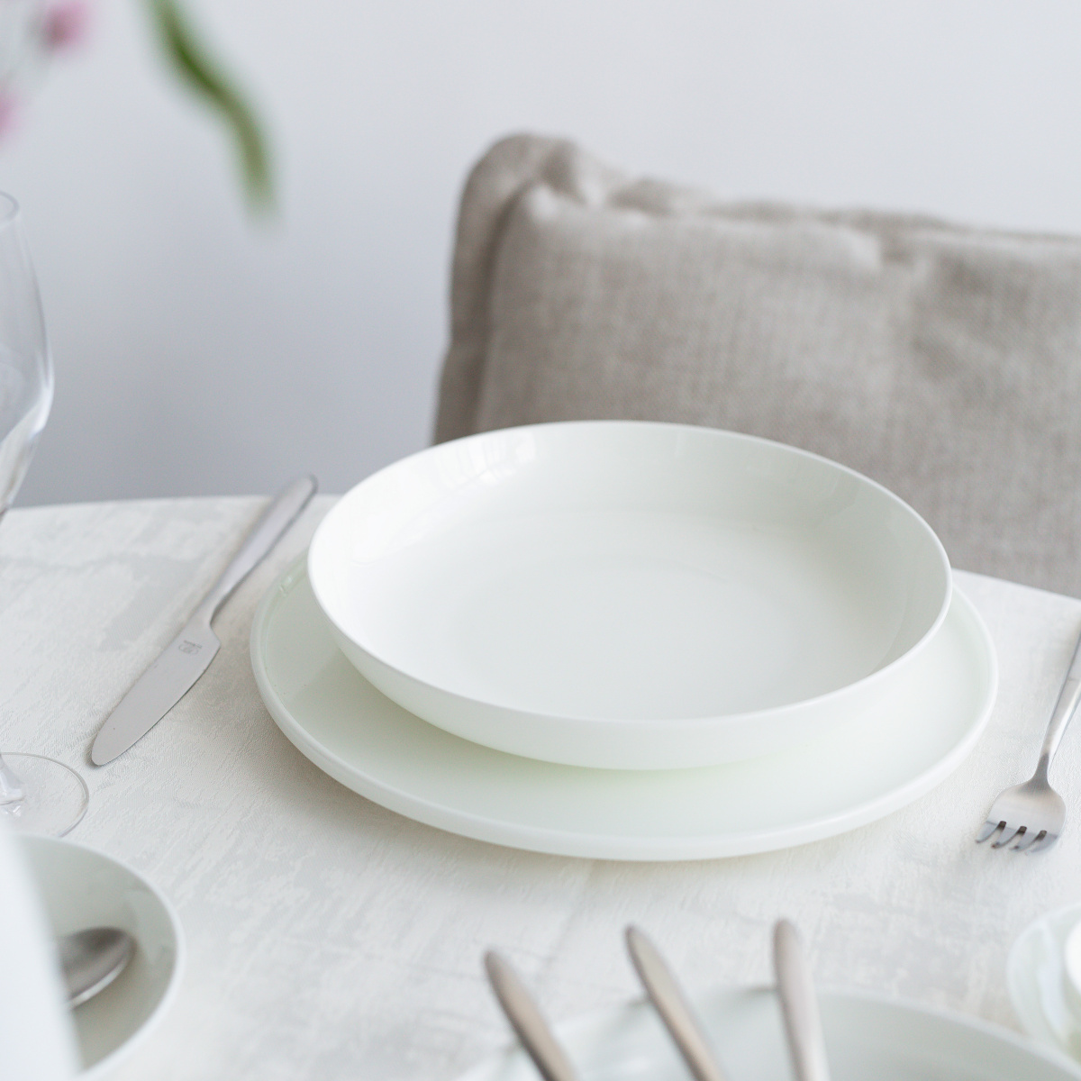 Assiette creuse Coupe 23 cm H : 4 cm – Premium Modern Platinum Line