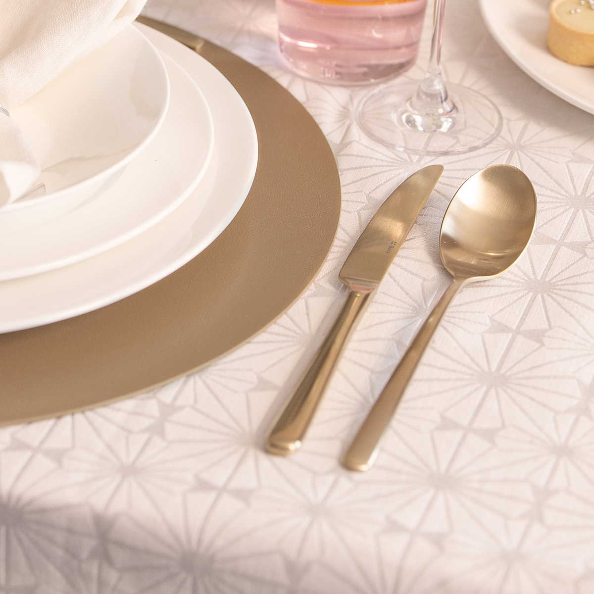 Ménagère 16 pièces – Salamanca PVD Champagne mat