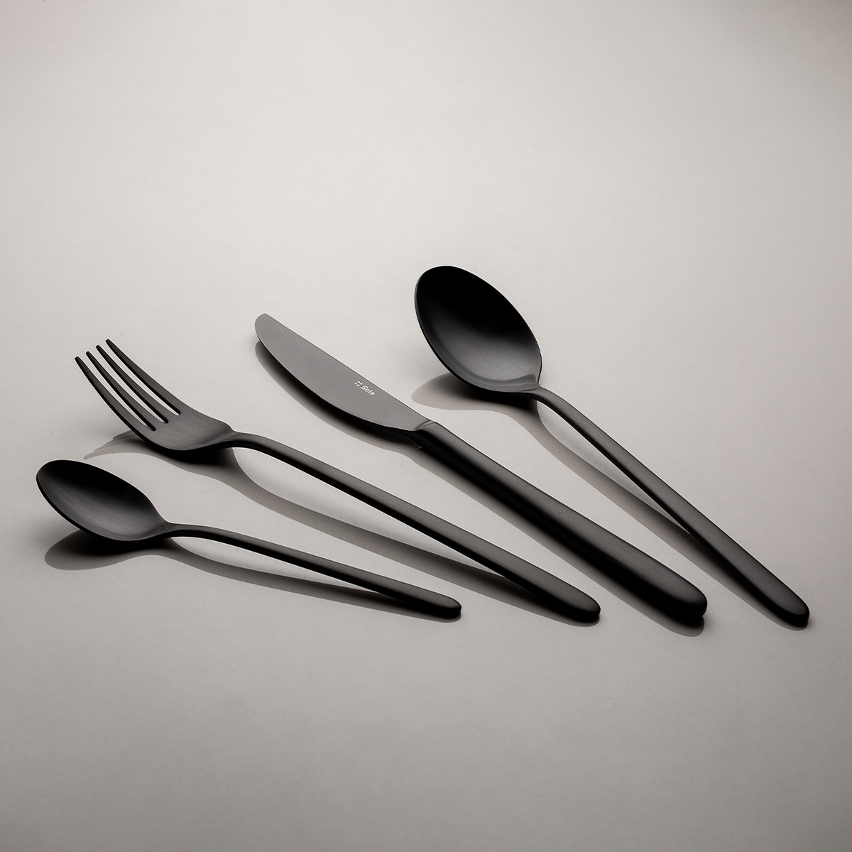 Set de couverts 16 pcs – Sira PVD noir entièrement mat