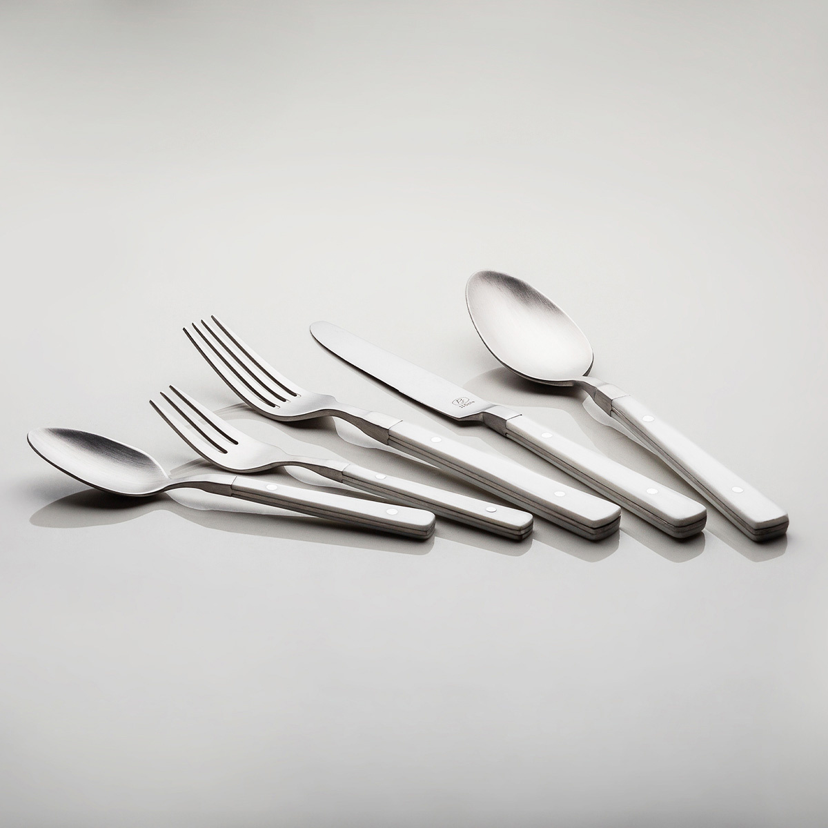 Set de couverts 30 pcs – Image POM blanc