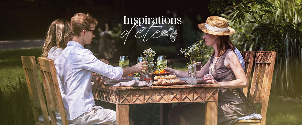 Charmant arrangement de table en plein air: charme d'une maison de campagne anglaise