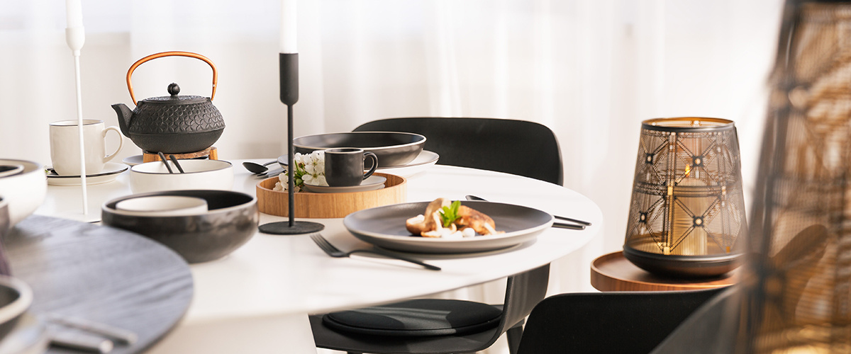 Mesa en blanco y negro: así es como puedes crear una mesa perfecta al estilo japandi